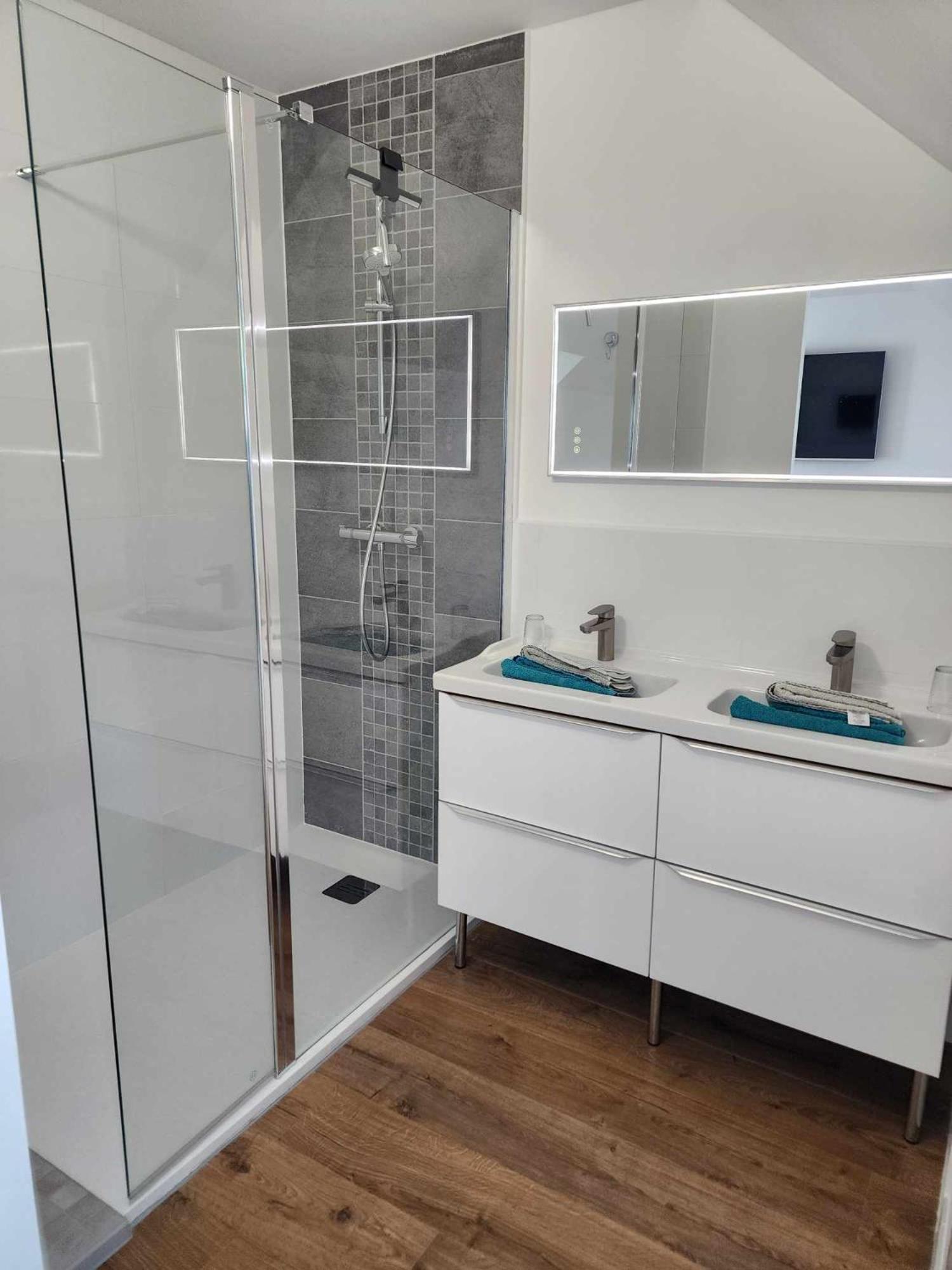 Chambre, Salle De Bain, Toilette, Salon Privatif Сант-Мари-дю-Мон Екстериор снимка